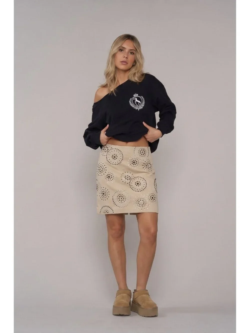 White House Black Market Women's Tan Embezzled Stud Skirt Rhinestone 4 New  $158